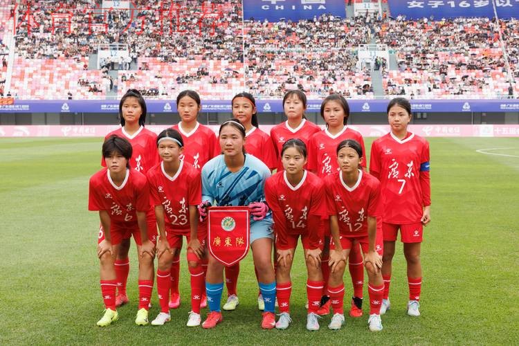 探访U16女足国少驻地 温馨中彰显爱国气息